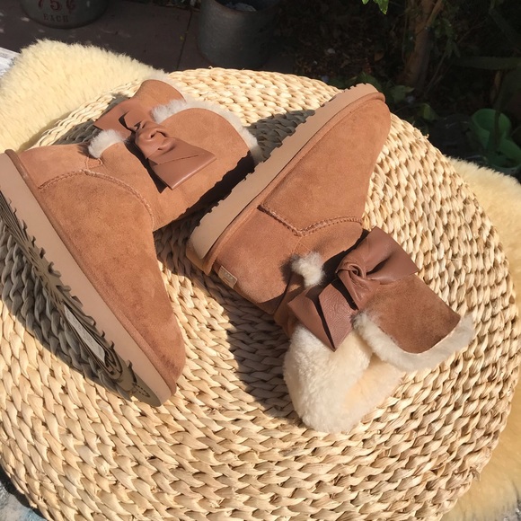 UGG Shoes - UGG II 🍂chestnut leather Bow Women’s Sz 8